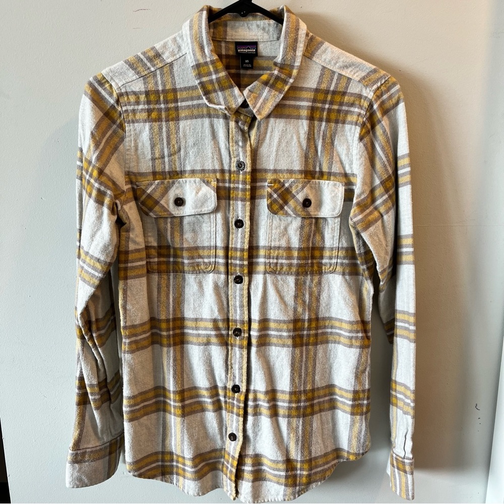 Patagonia women’s organic cotton flannel size XS